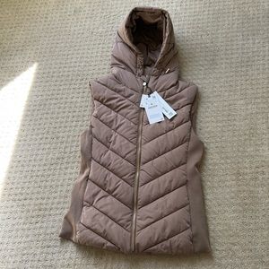 Zara fitted hood puffer vest taupe size large nwt